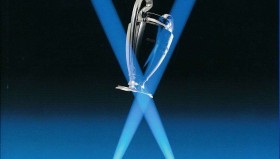 阿森纳逆境逆转，顽强斗志书写冠军篇章