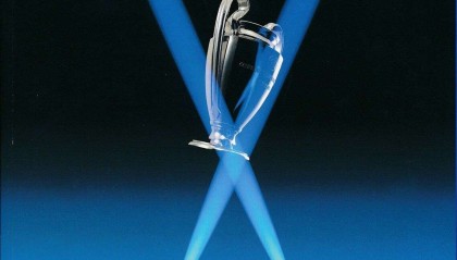 阿森纳逆境逆转，顽强斗志书写冠军篇章